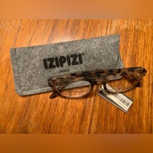 NWT Izipizi Reading Glasses with Tortoiseshell Frames